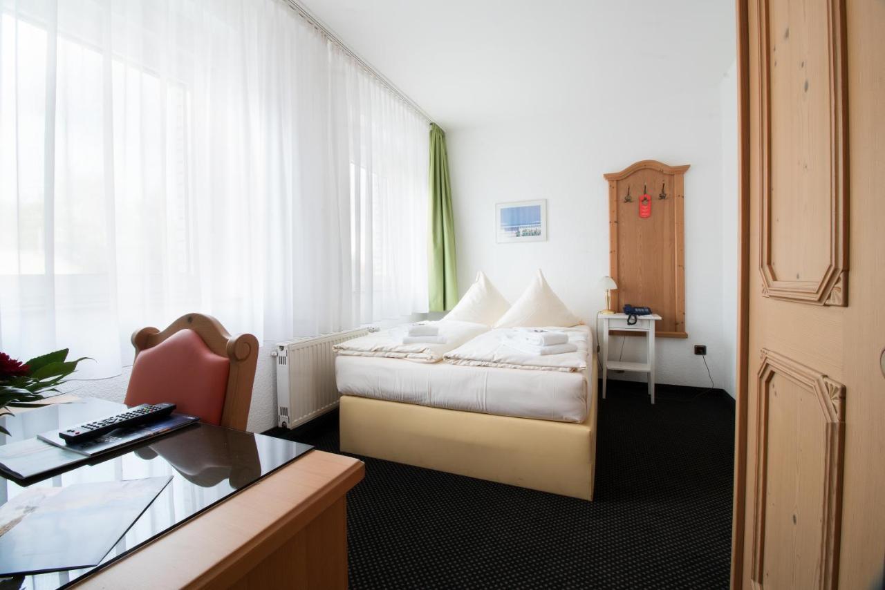 Hotel Zum Eisenhammer Oberhausen  Exterior photo
